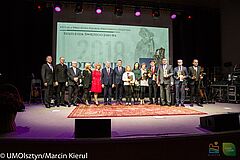 Podczas Gali Noworocznej, która odbyła się w piątek (19 stycznia) w Centrum Konferencyjnym UWM podsumowano miniony rok oraz przyznano Nagrody Prezydenta Olsztyna za działalność w 2016r.