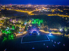 Scena Olsztyn Green Festival w nocy
