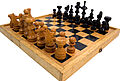 Szachownica z rozstawionymi szachami